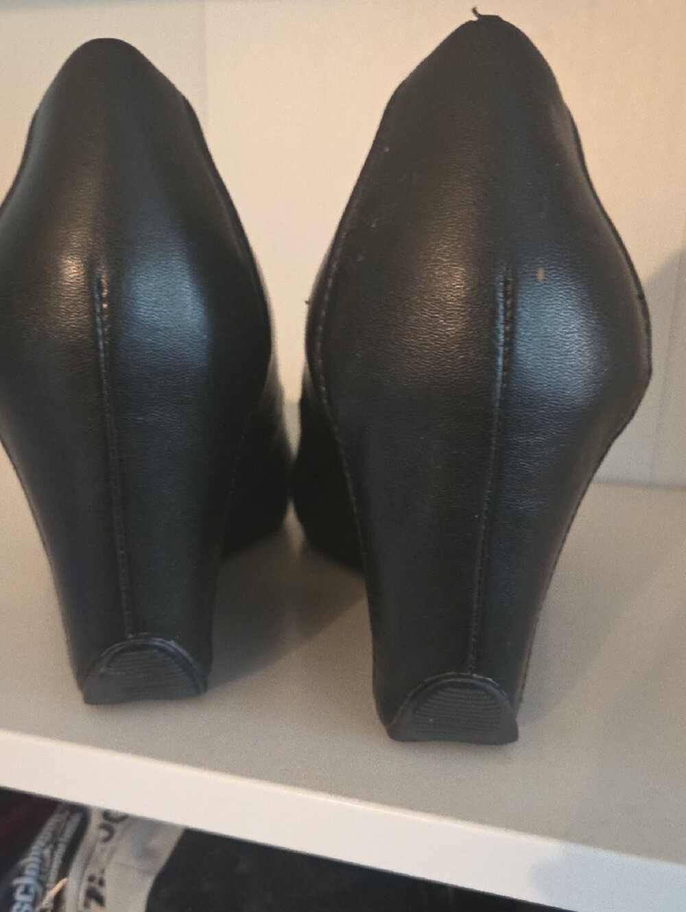 🎀Reaction Kenneth Cole Black Rounded-Toe Pumps - Picture 5 of 5